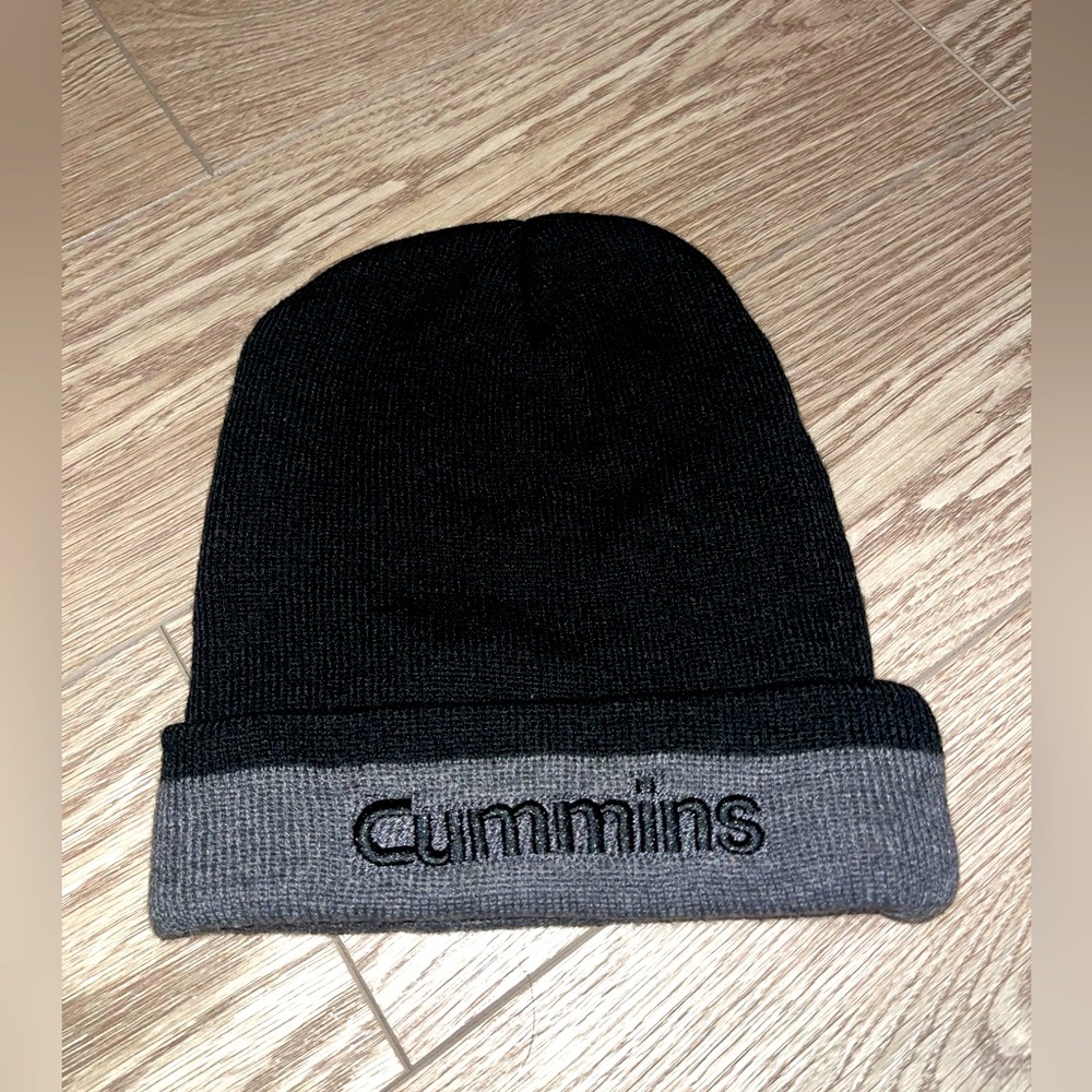 🔥CUMMINS TOUQUE🔥mens Winter hat 
Brand new never worn!!